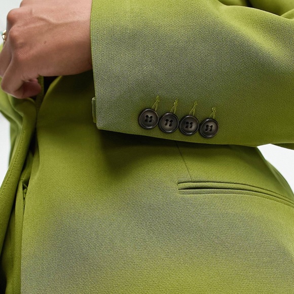 ASOS DESIGN Tall single button 70s suit blazer in moss - Picture 6 of 8